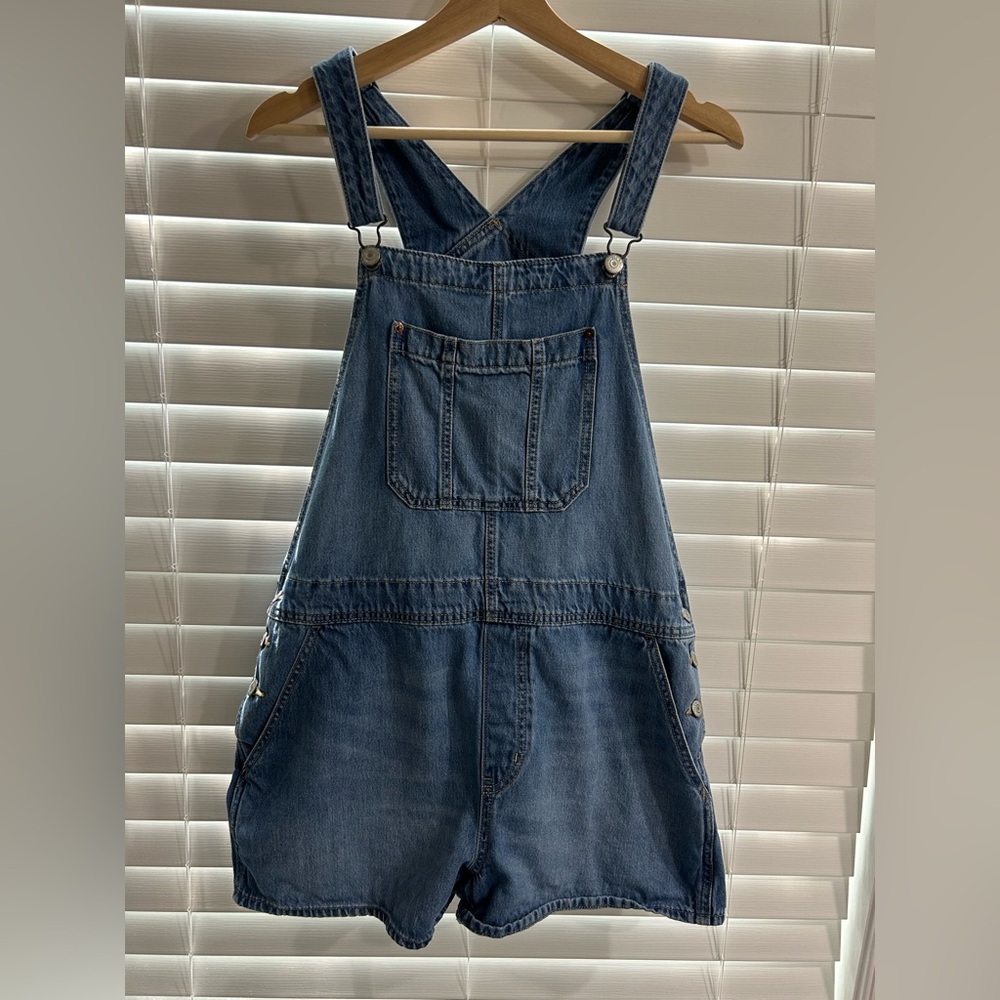 Old Navy Size L Light Wash Denim Overalls/Shortalls - Picture 3 of 5